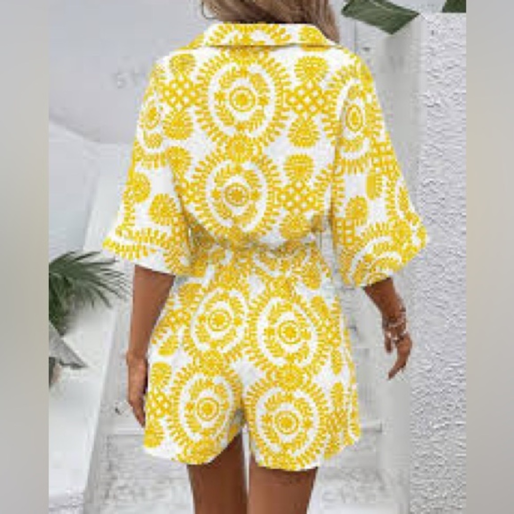 SHEIN Yellow & White Printed Short Sleeve Romper